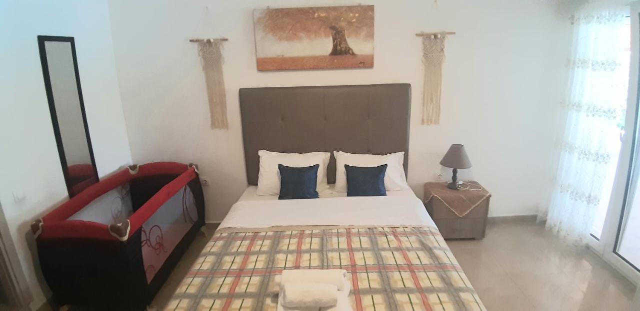 Maria Lemoni Swimming Pool Apartment Νέα Σκιώνη Εξωτερικό φωτογραφία