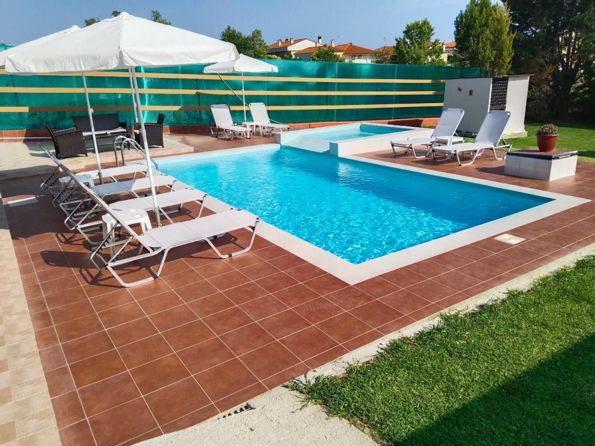 Maria Lemoni Swimming Pool Apartment Νέα Σκιώνη Εξωτερικό φωτογραφία